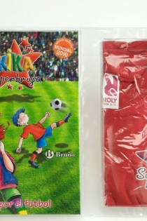 Portada del libro: Camiseta + Kika Superbruja, loca por el fútbol (Edición especial Mundial 2010)